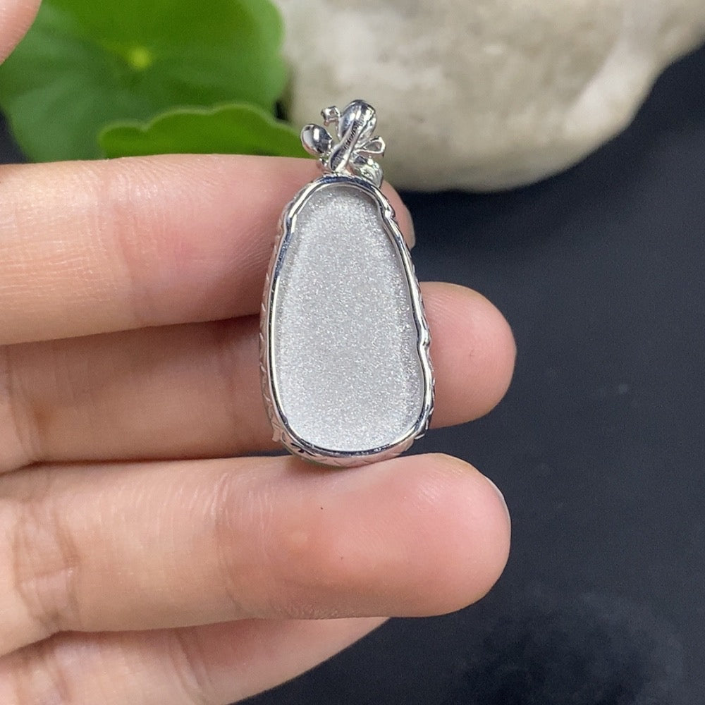 Jadeite Ruyi Inlaid Pendant 18K Gold Total Weight Approx. 5.1g (with Diamond Accents)