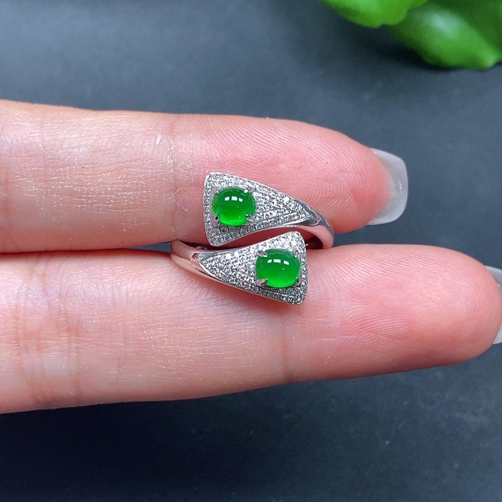 Jadeite inlaid ring with diamond accents, 18k gold, ring