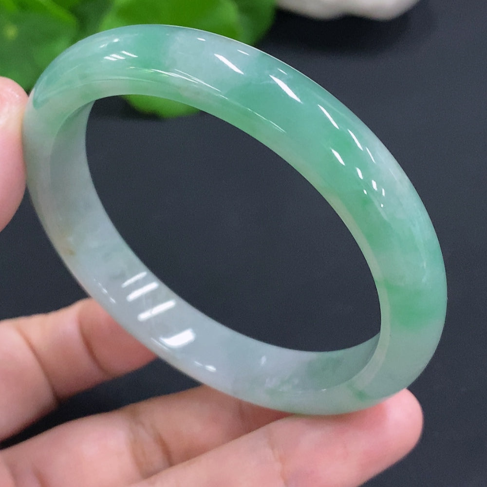 HUILIU HQ jadeite round bangle size 55.6 with a total weight of 42.3g, showcasing smooth, polished jade jewelry.