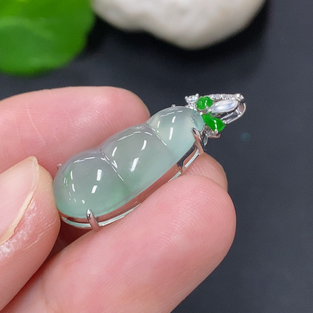Jadeite Lucky Bean Pendant in 18K Gold (With Diamond Accents)