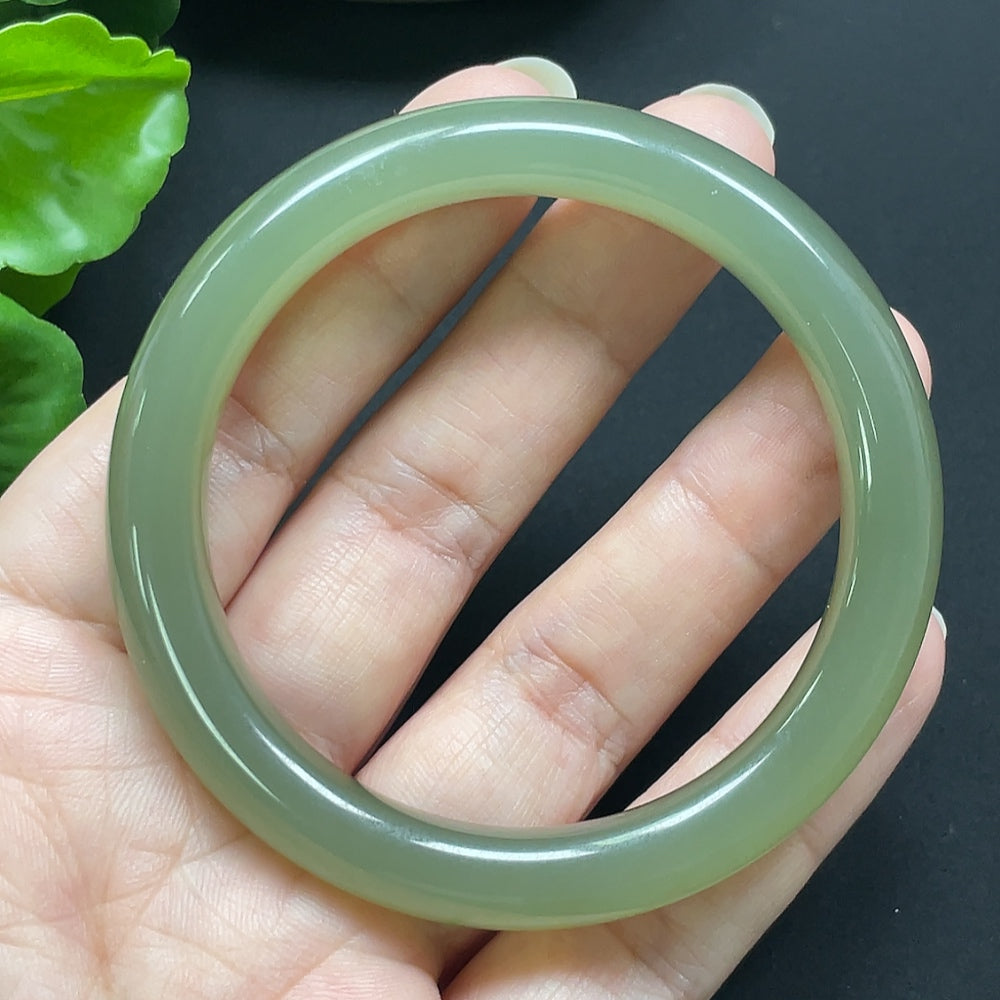Hetian jade round bracelet by HKHQ, 53.2mm diameter, weighs approximately 43.87g, smooth polished surface, elegant jewelry piece