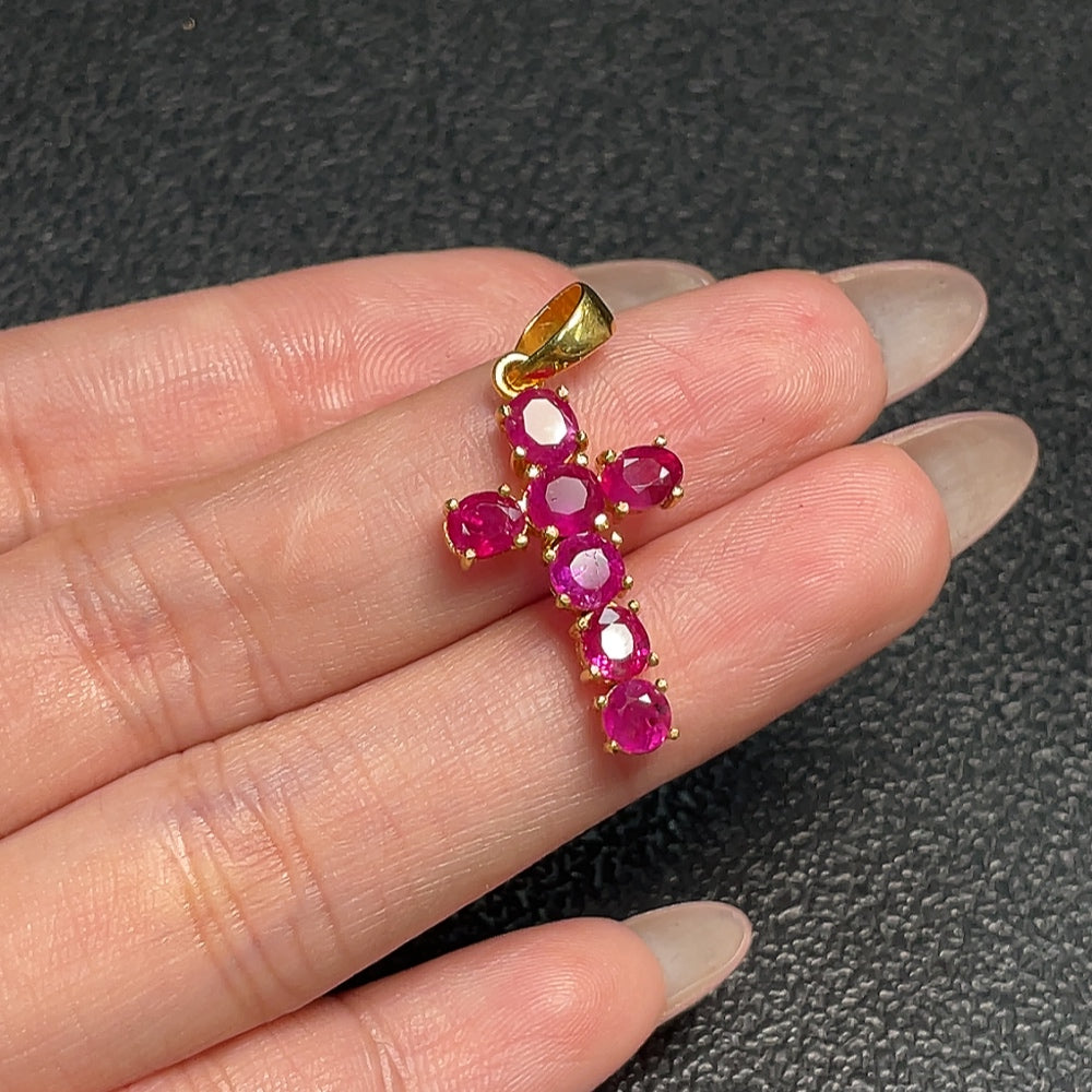 HUILIU HQ gold ruby pendant with a 3.8x3.1mm gemstone, gold content 75%, total weight 2.83g, featuring a polished, elegant design.