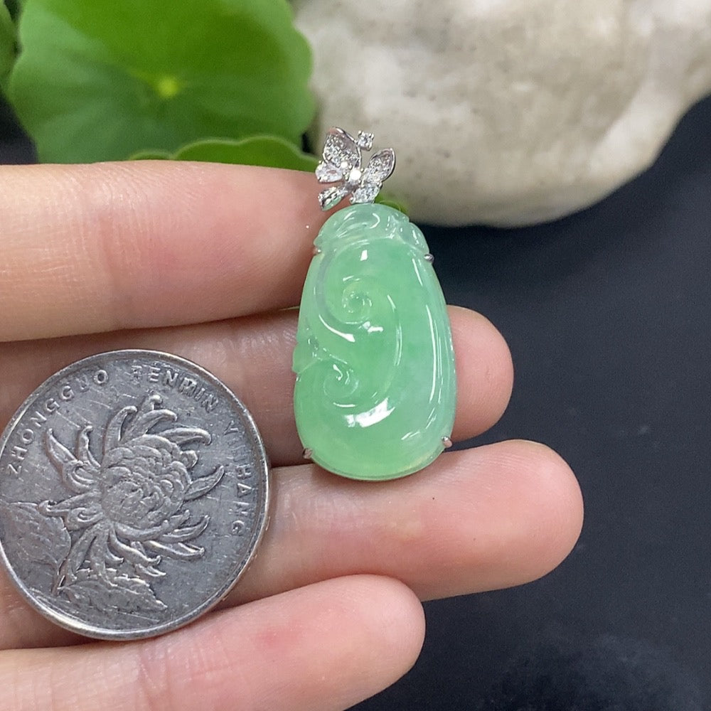 Jadeite Ruyi Inlaid Pendant 18K Gold Total Weight Approx. 5.1g (with Diamond Accents)