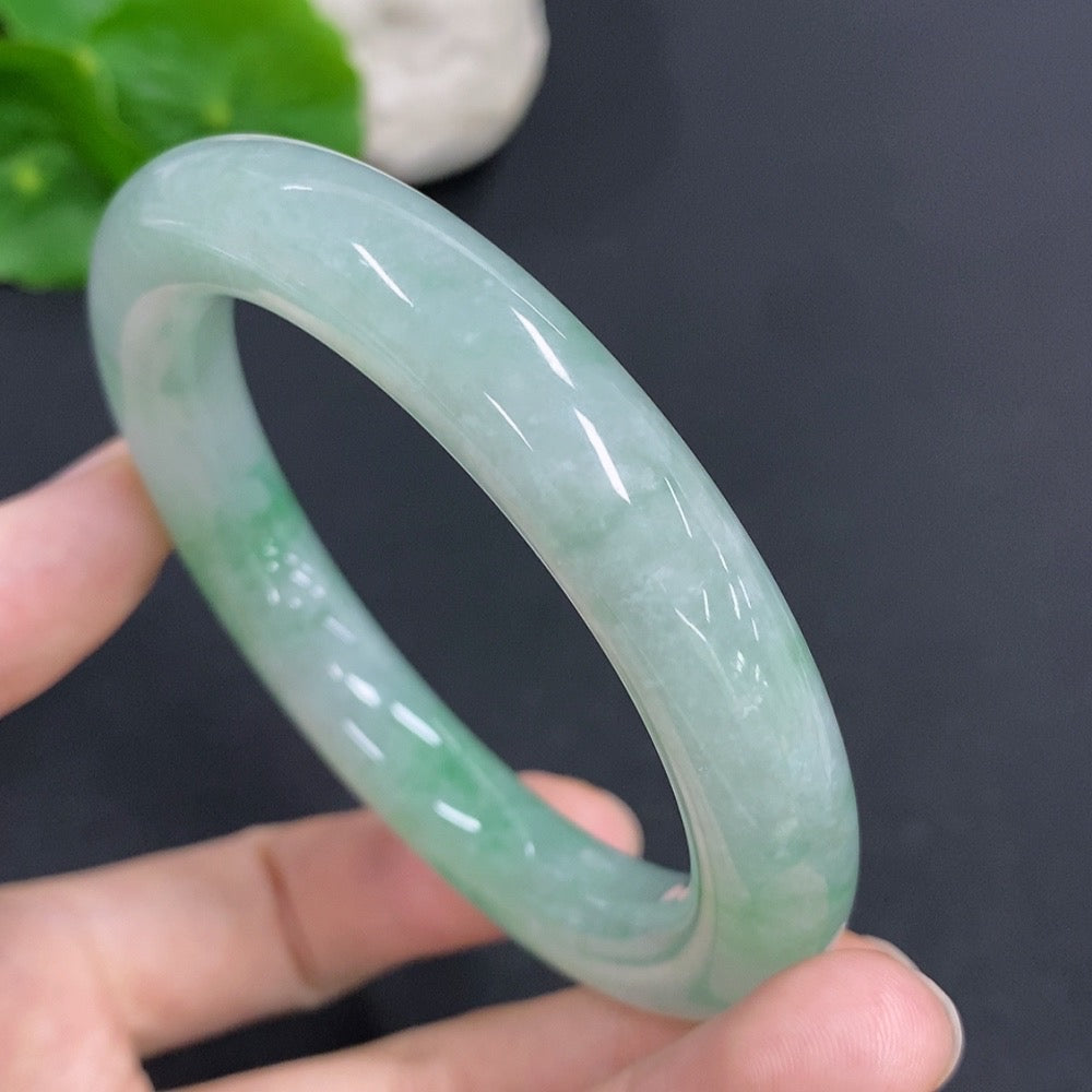 Jadeite Round Bangle