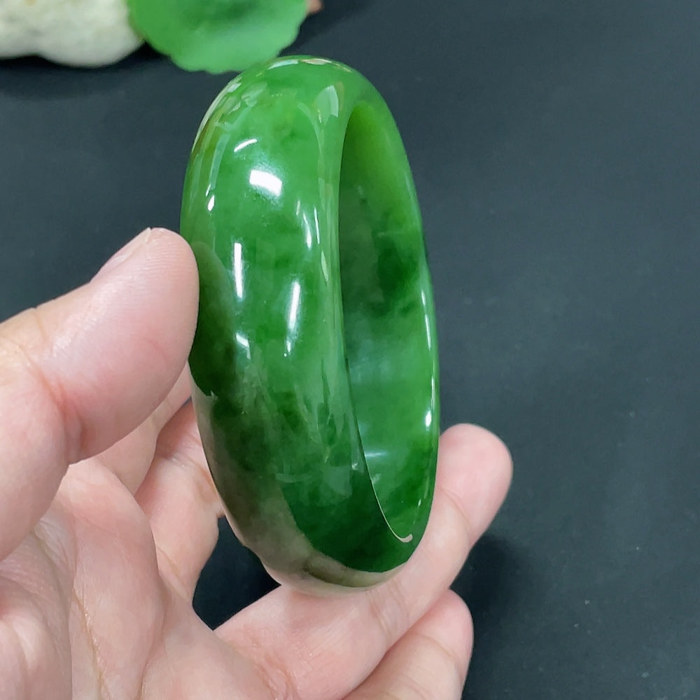 Hetian Jade Jasper round bracelet by HUILIU HQ showing smooth, polished jade beads with a total weight of 78g and size 58.7.