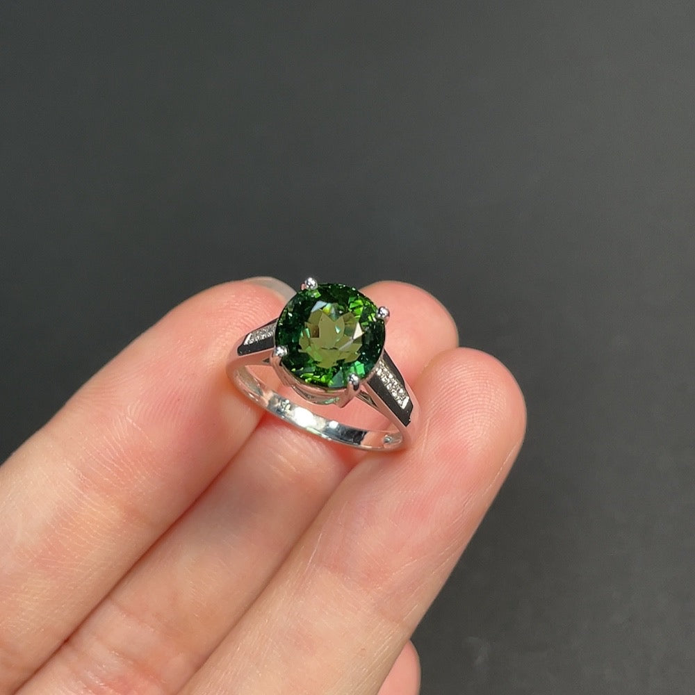 Tourmaline Inlaid Ring, 18K Gold Band, 67% Gold Content, Size 11, Total Weight Approximately 3.48g, Accented with Diamonds