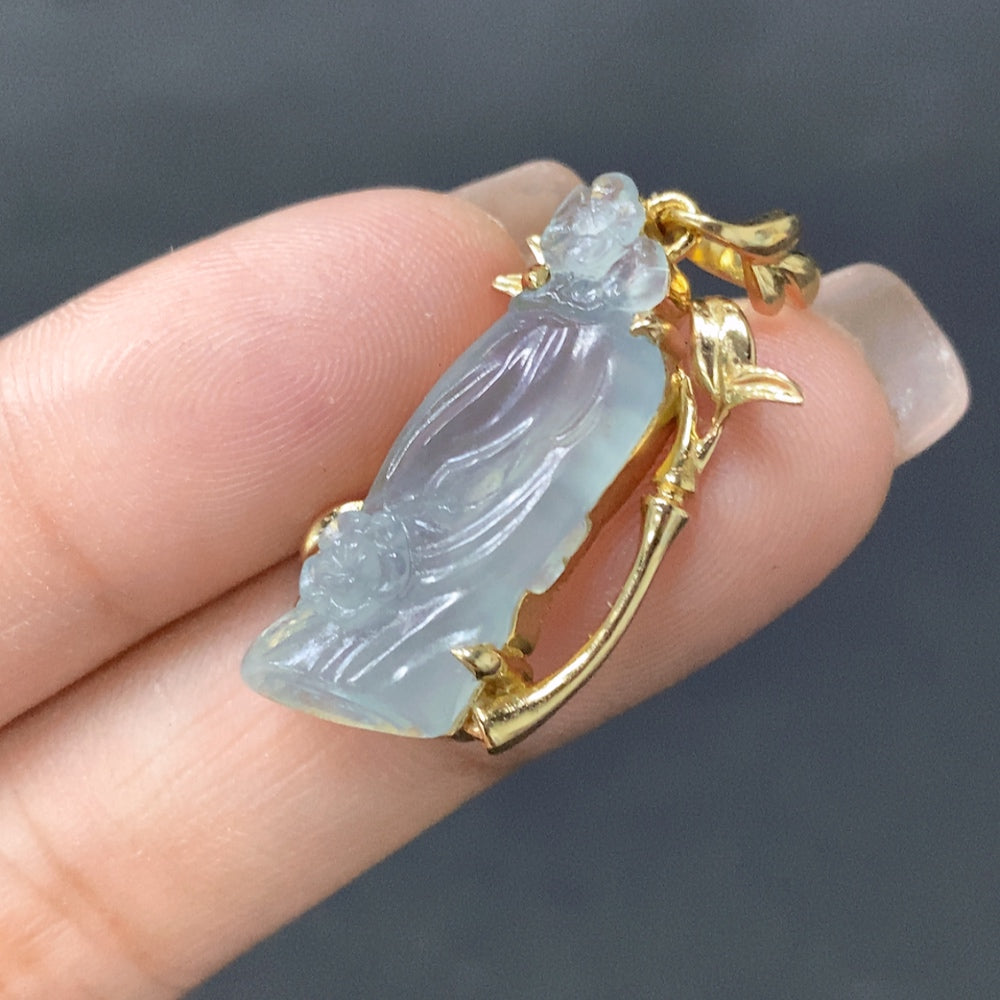 Jadeite Pendant with 18K Gold Setting, Total Weight Approx. 3.8g