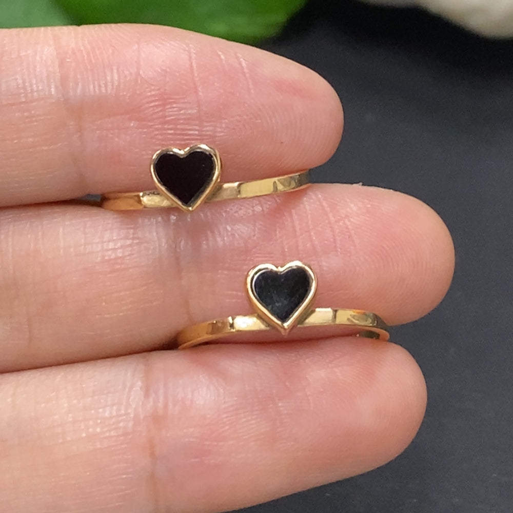 Set of HKHQ jadeite inlaid jewelry rings, gold Au75%, size 13/14, featuring intricate jadeite inlay and about 2.8g weight.