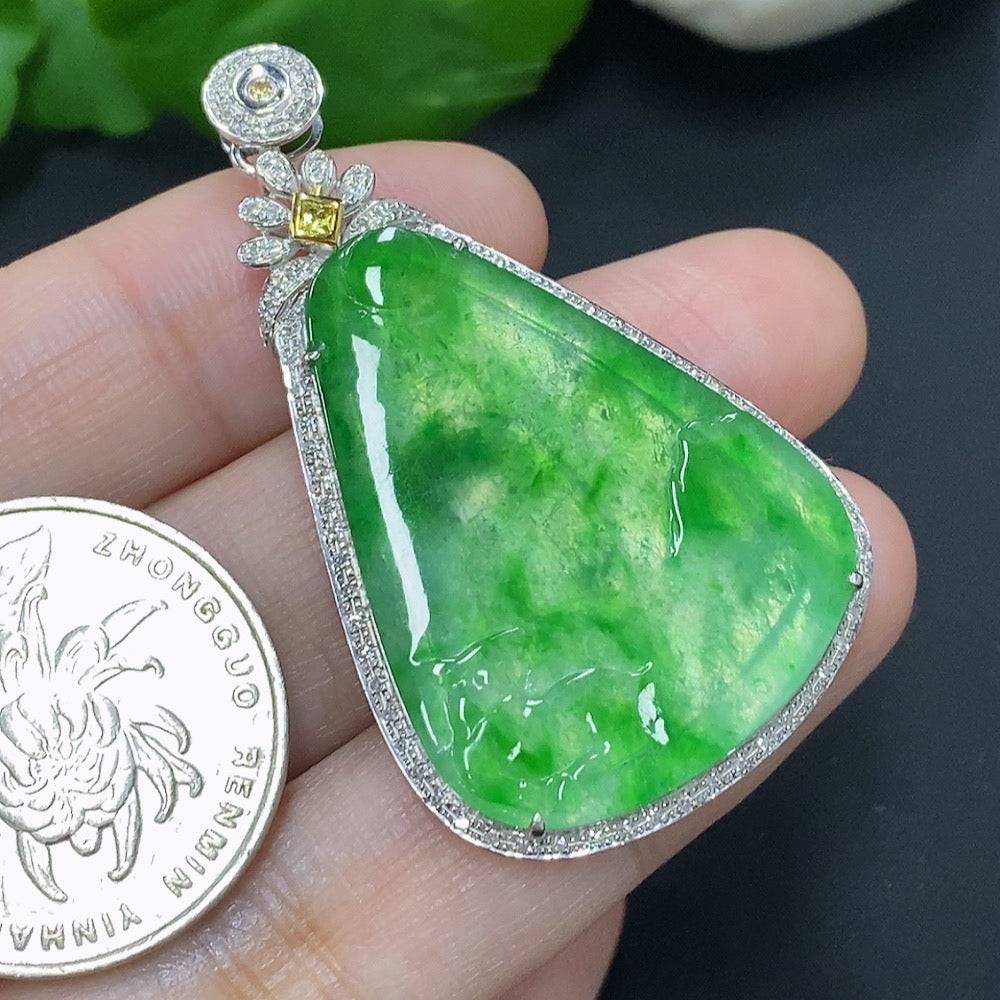 Jadeite landscape pendant by HUILIU HQ featuring 18k gold setting and colorless diamonds, showcasing intricate jade and gold craftsmanship.