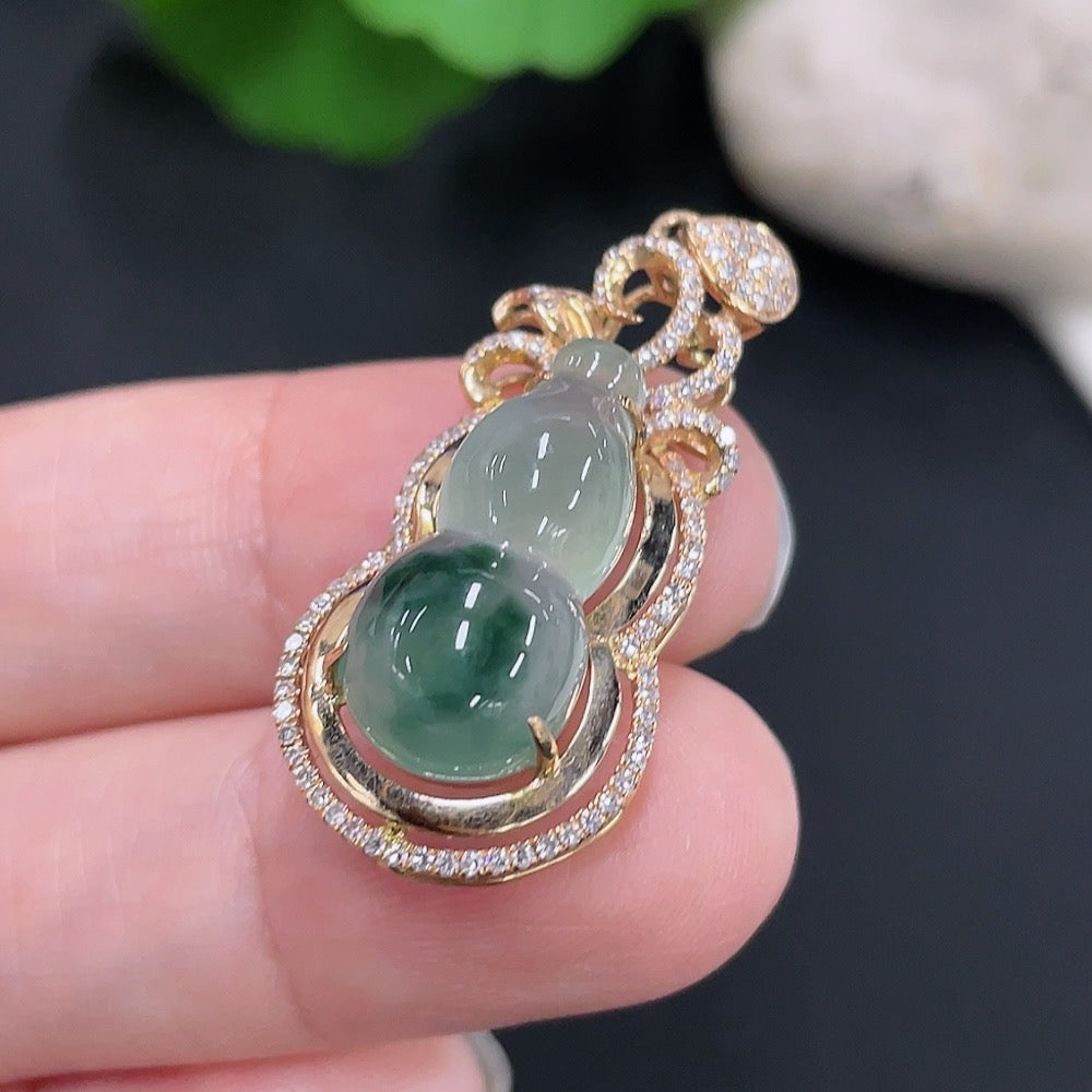 Jadeite Gourd Pendant 18K Gold Total Weight Approx. 4.7g (with Diamond Accents)