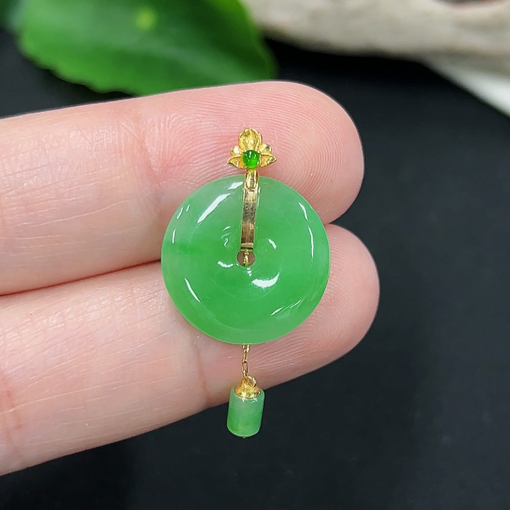 Jadeite Peace Knot Pendant 18K Gold