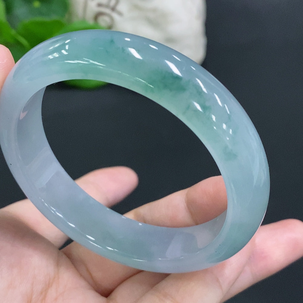 翡翠ラウンドバングル サイズ56.7 総重量約63.5g【総額:23,759米ドル】