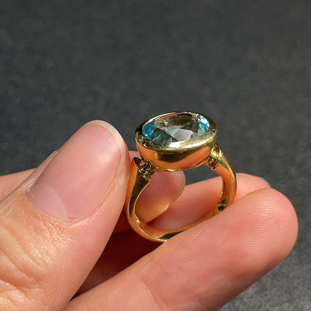 Topaz Ring, Color Origin Undetermined, Gold Content Au 74%, Total Weight Approx. 6.21g, Size 9