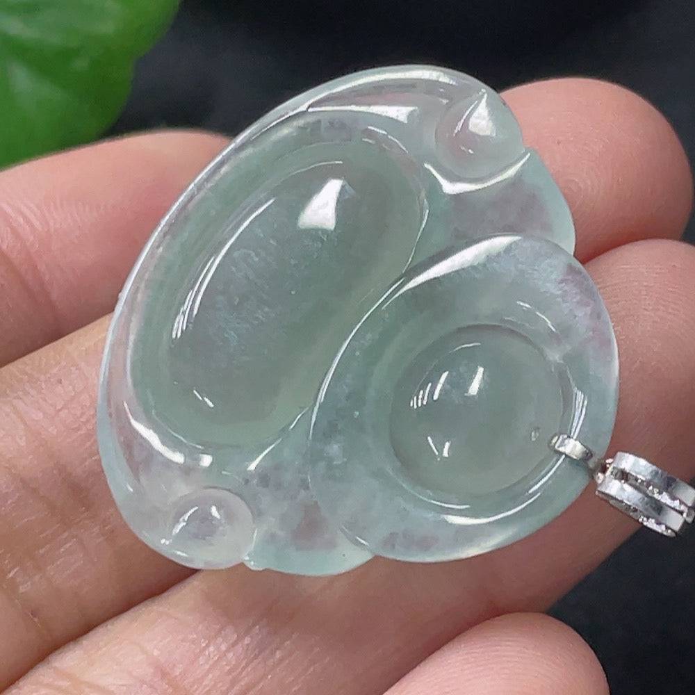 Jadeite pendant Buddha with 18K gold and diamond accents, crafted by HUILIU HQ, showcasing detailed jade Buddha design.
