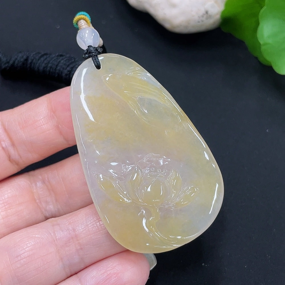 Jadeite Lotus Leaf Fish Pendant with Non-A Grade Beads, Total Weight Approximately 20.57g