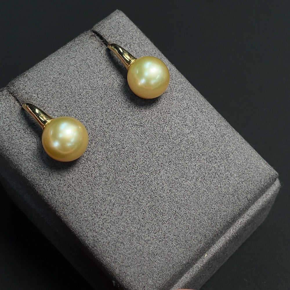 Seawater pearl earrings set in, approximately 12mm in size, about, color origin undetermined | Huiliu Certified