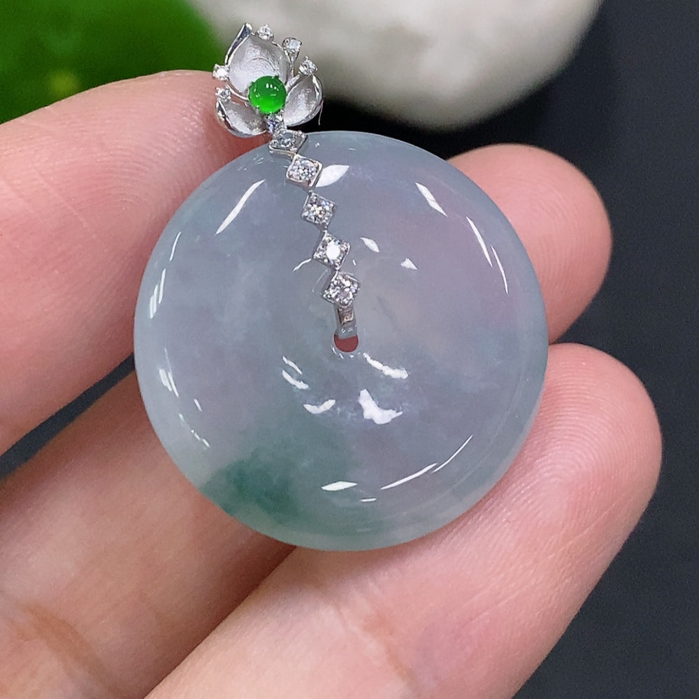 Jadeite Pendant Peace Buckle with 18k Buckle Head, Non-Diamond, Total Weight Approx. 7.16g