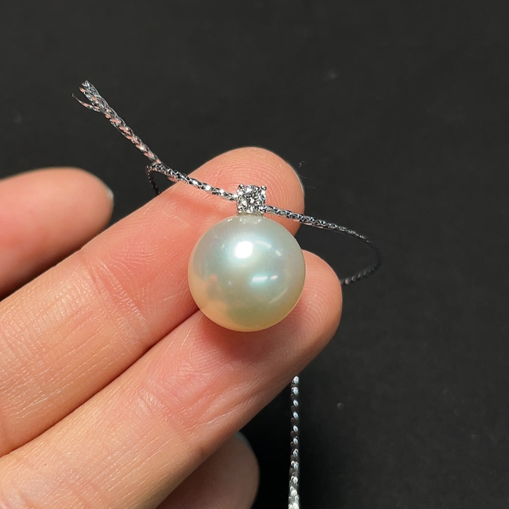 Seawater Pearl Pendant Non-Diamond 18K Gold Total Weight with Rope Approx. 3.01g Size About 12.4mm