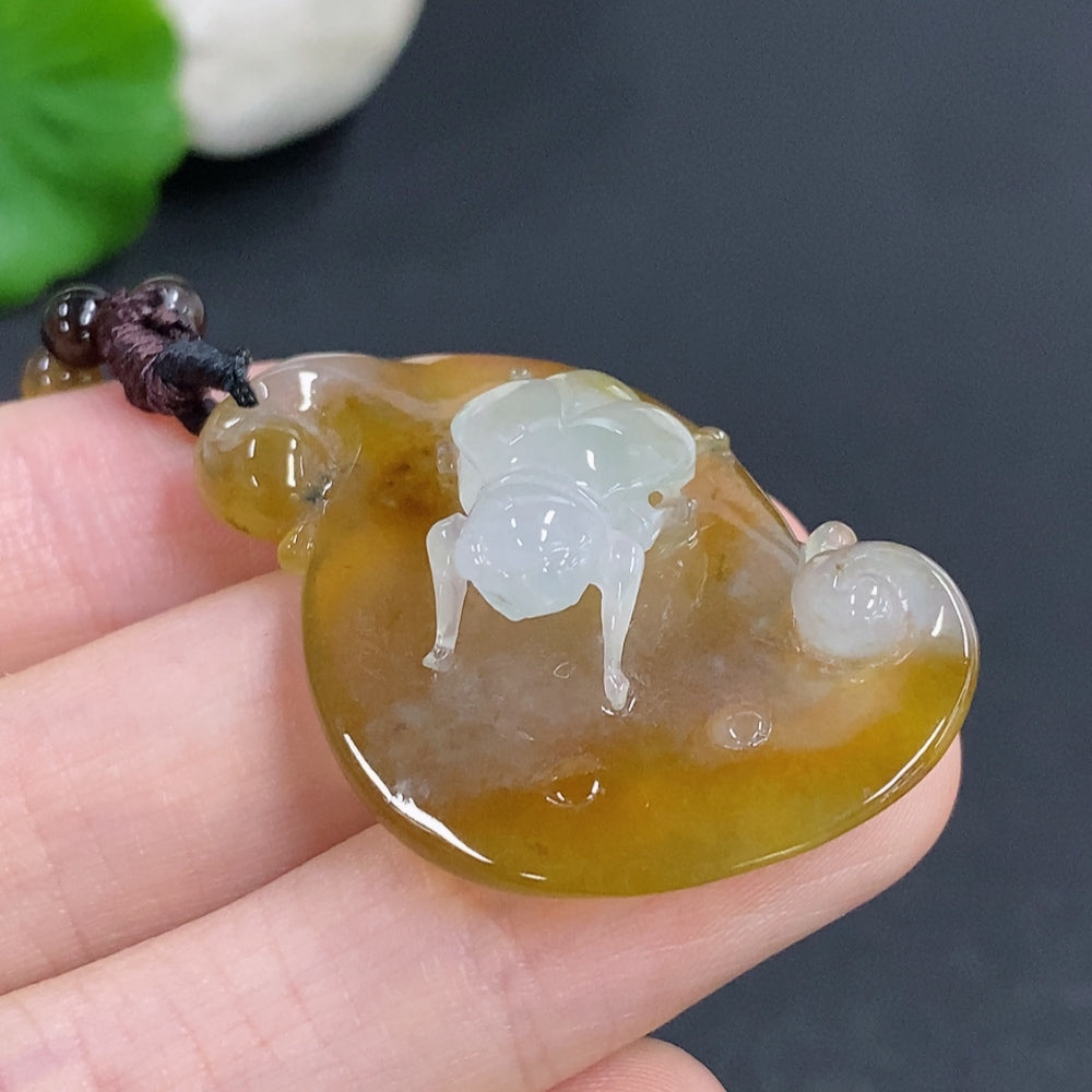 HKHQ Jadeite pendant necklace featuring a smooth, polished jadeite stone on a chain, showcasing elegant jewelry design.