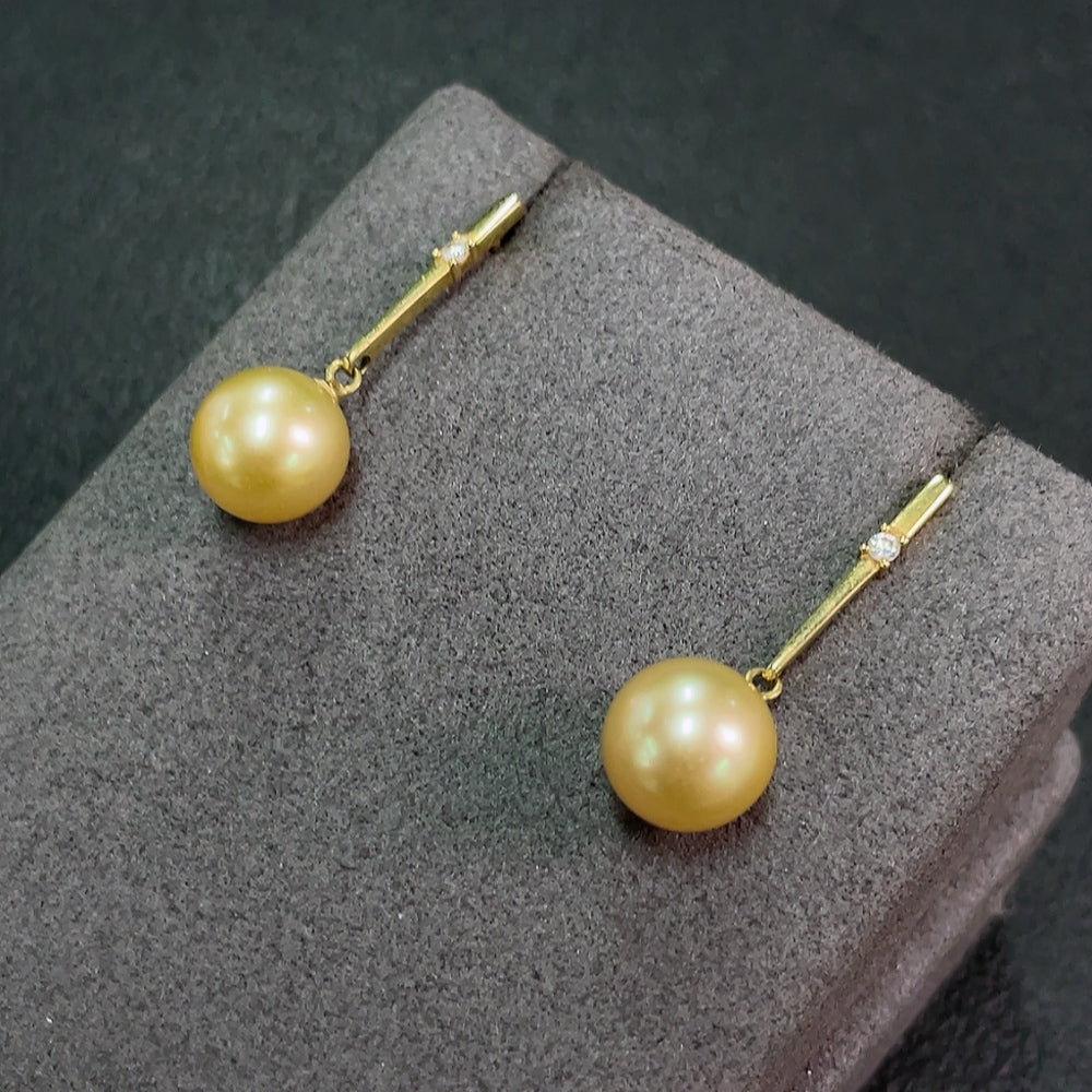 Seawater Pearl Earrings Set in 18K Gold, Approx. 9.2mm, Total Weight About 3.60g, Color Origin Undetermined, Accented with Diamonds
