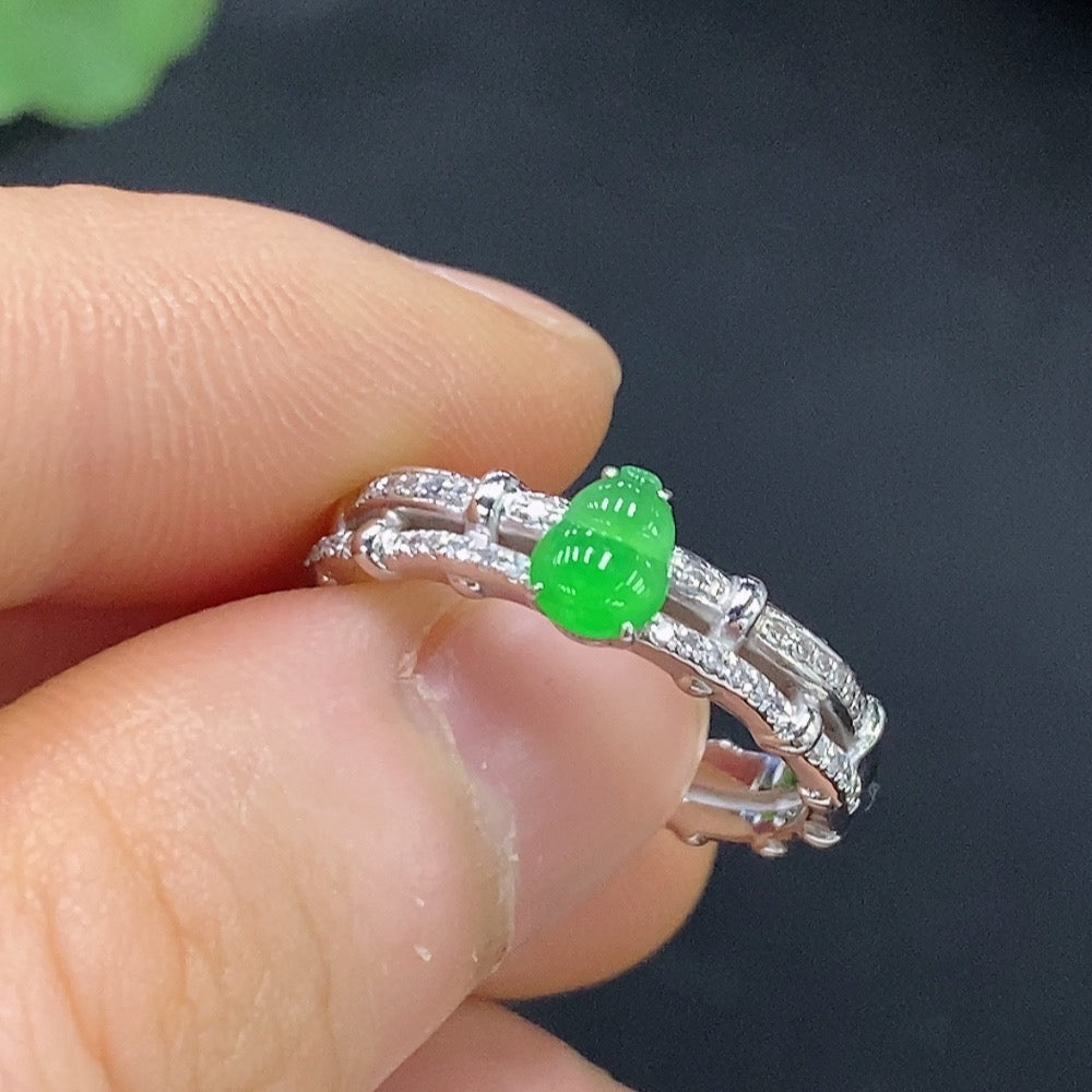 Jadeite Inlaid Ring 18k Size 14 Total Weight Approx. 3g