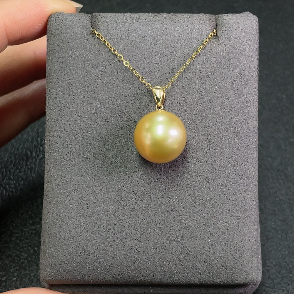Saltwater Pearl Pendant with 18K Gold Setting, Color Origin Undetermined