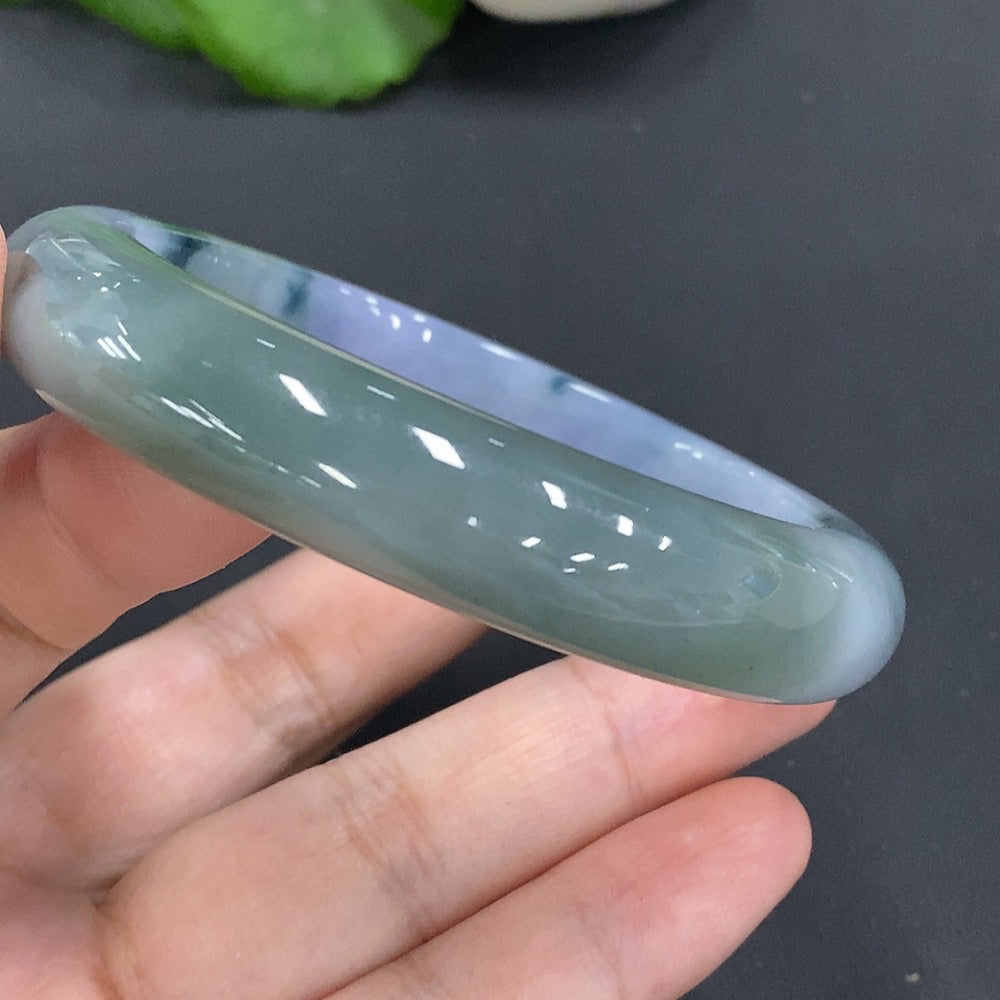 Jadeite round bracelet, circumference 56.5, total weight 63.795g