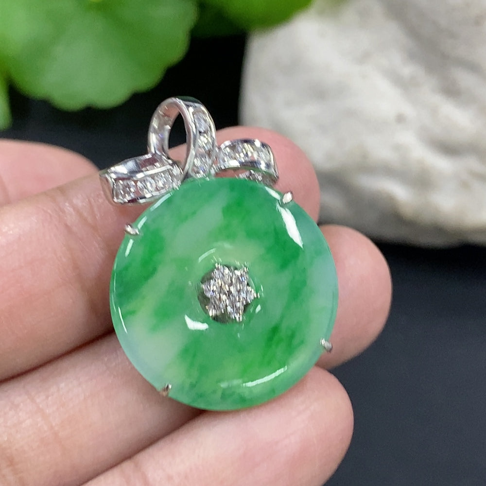Jadeite Peace Knot pendant with diamond accents in 18k gold setting, HKHQ necklace, elegant and detailed jewelry design