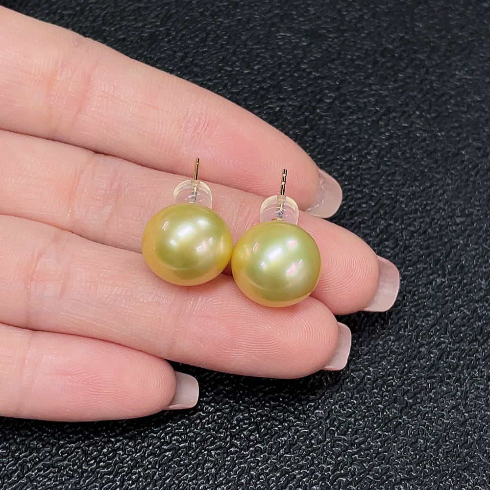HUILIU HQ seawater pearl earrings with 18K gold color, 12.6mm pearls, total weight 5.54g, elegant jewelry close-up image.