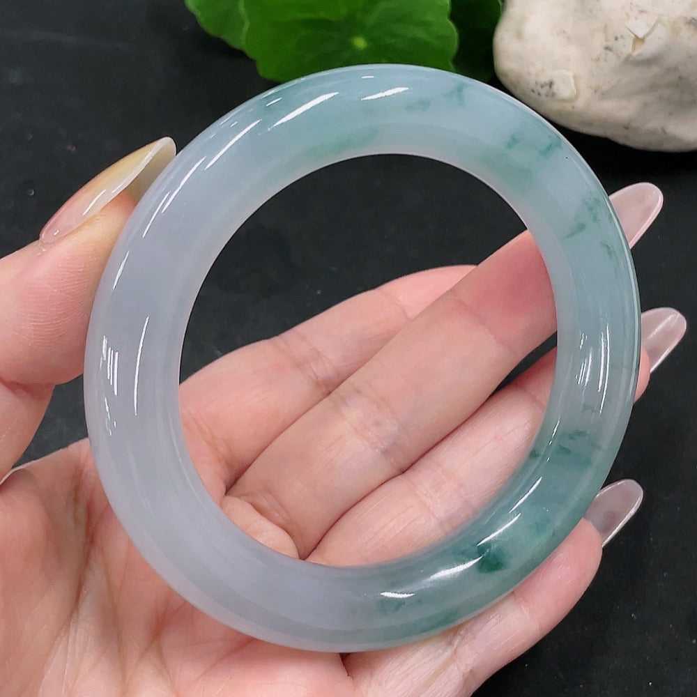 HUILIU HQ jadeite round bangle in size 56.8 with a total weight of 74.9g, showcasing smooth polished jade jewelry.