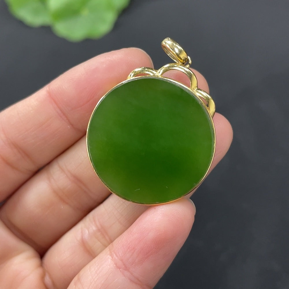 Hetian Jade Jasper inlaid pendant with 18k gold setting, plain design, weighs approximately 8.1g, crafted by HUILIU HQ.