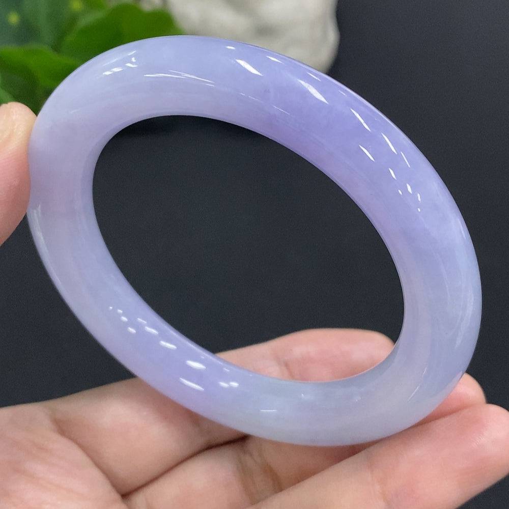 HUILIU HQ jadeite round bangle, size 56.6, weighing approximately 66.9g, featuring smooth, polished jade surface.