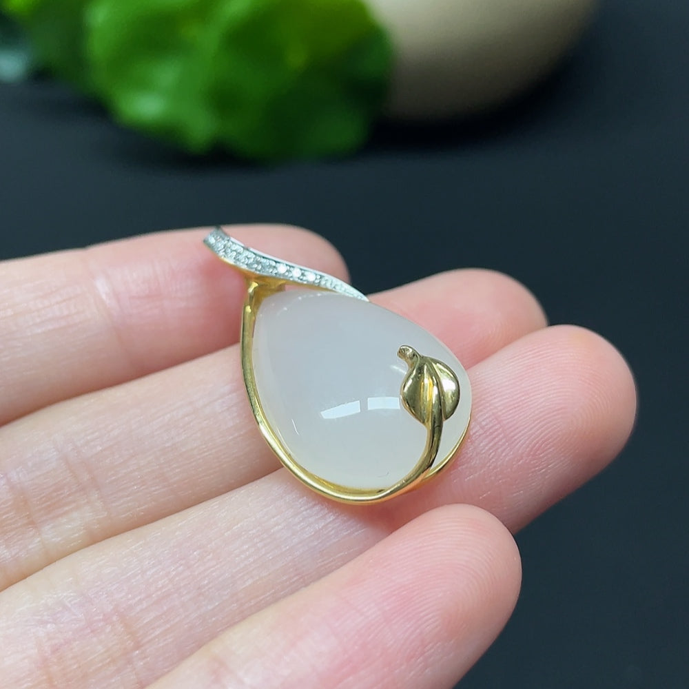 Hetian jade water drop pendant necklace with 18K gold and diamond accents, elegant jewelry piece by HKHQ