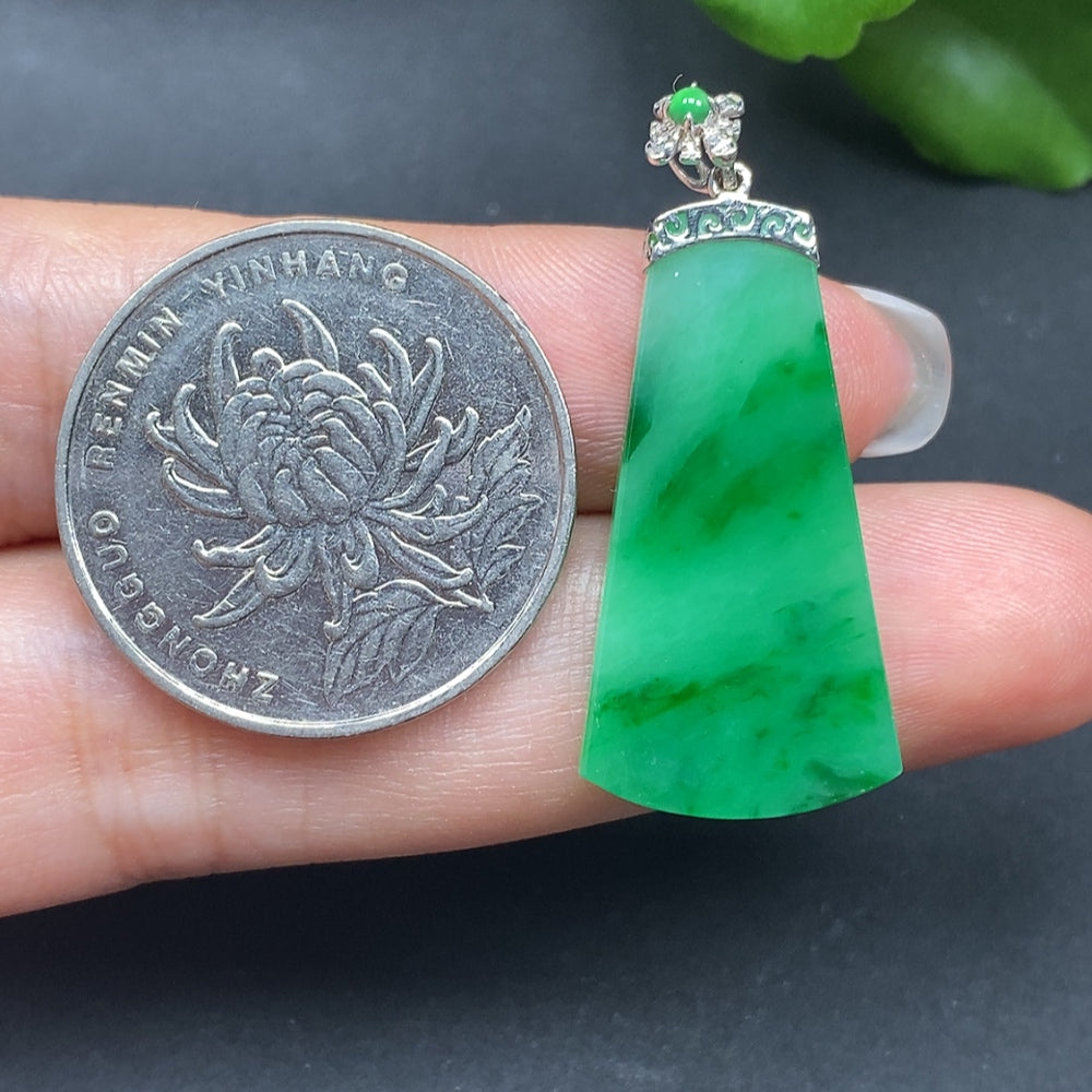 Jadeite Inlaid Pendant Plain Pendant Non-Diamond 18k Containing Other Mineral Components