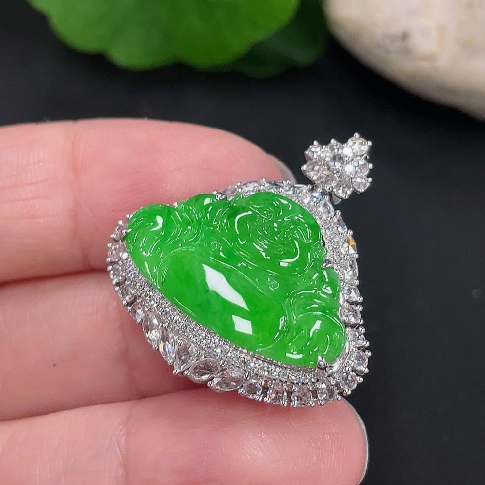 Jadeite Buddha pendant 18K gold total weight approx. 7g (with diamond accents)