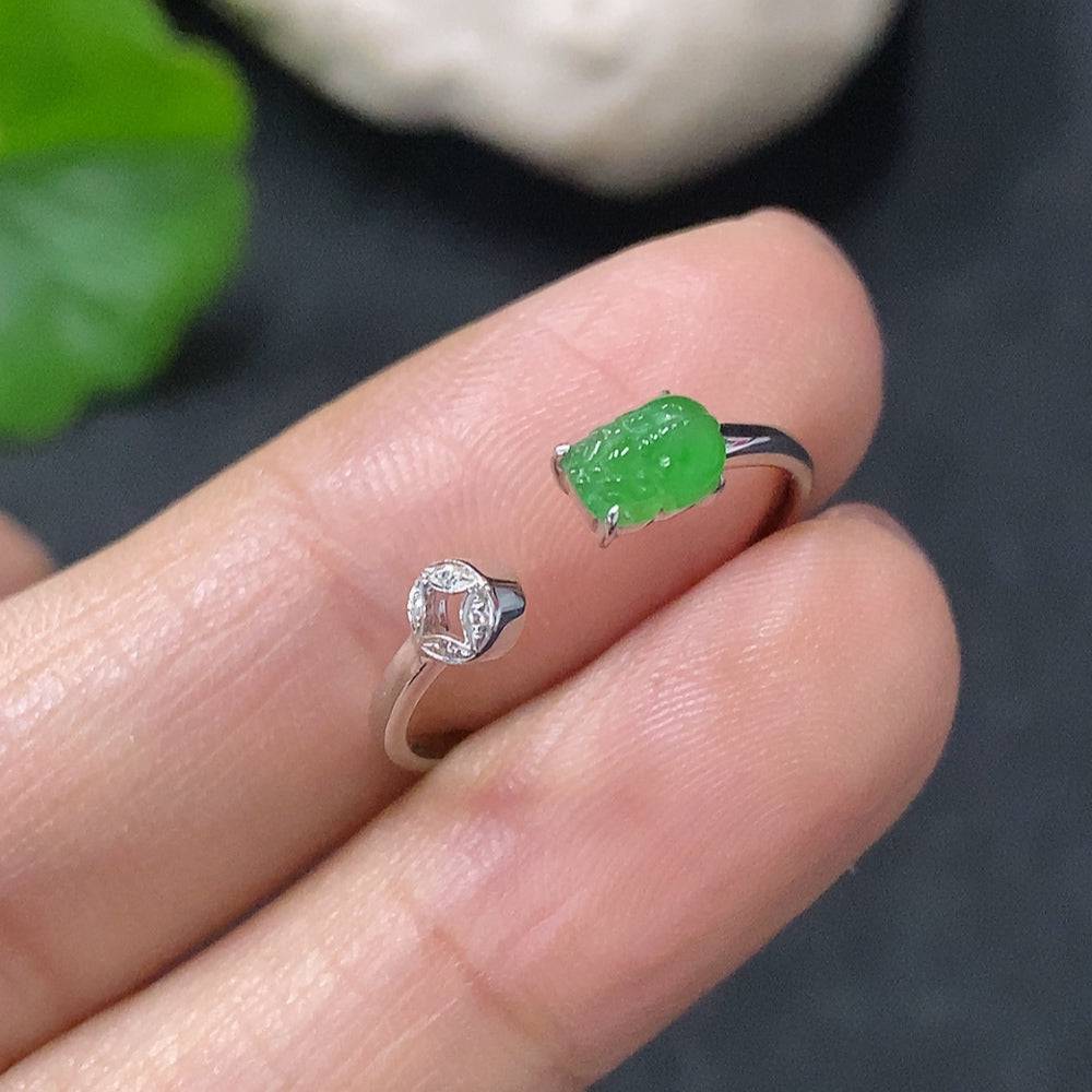 Jadeite inlaid ring by HUILIU HQ featuring 18k gold and diamond accents, size 14, with a total weight of approximately 0.86 grams.