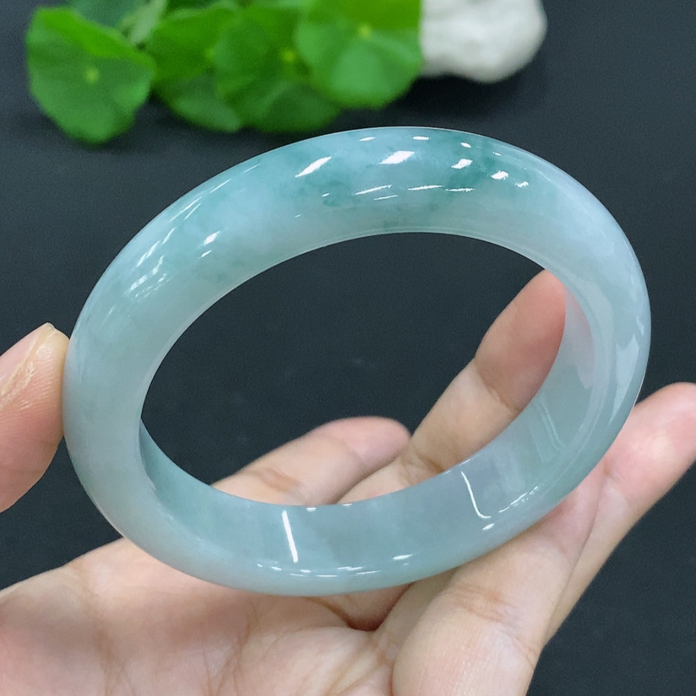 Jadeite round bracelet, size 58, total weight approximately 69.4g