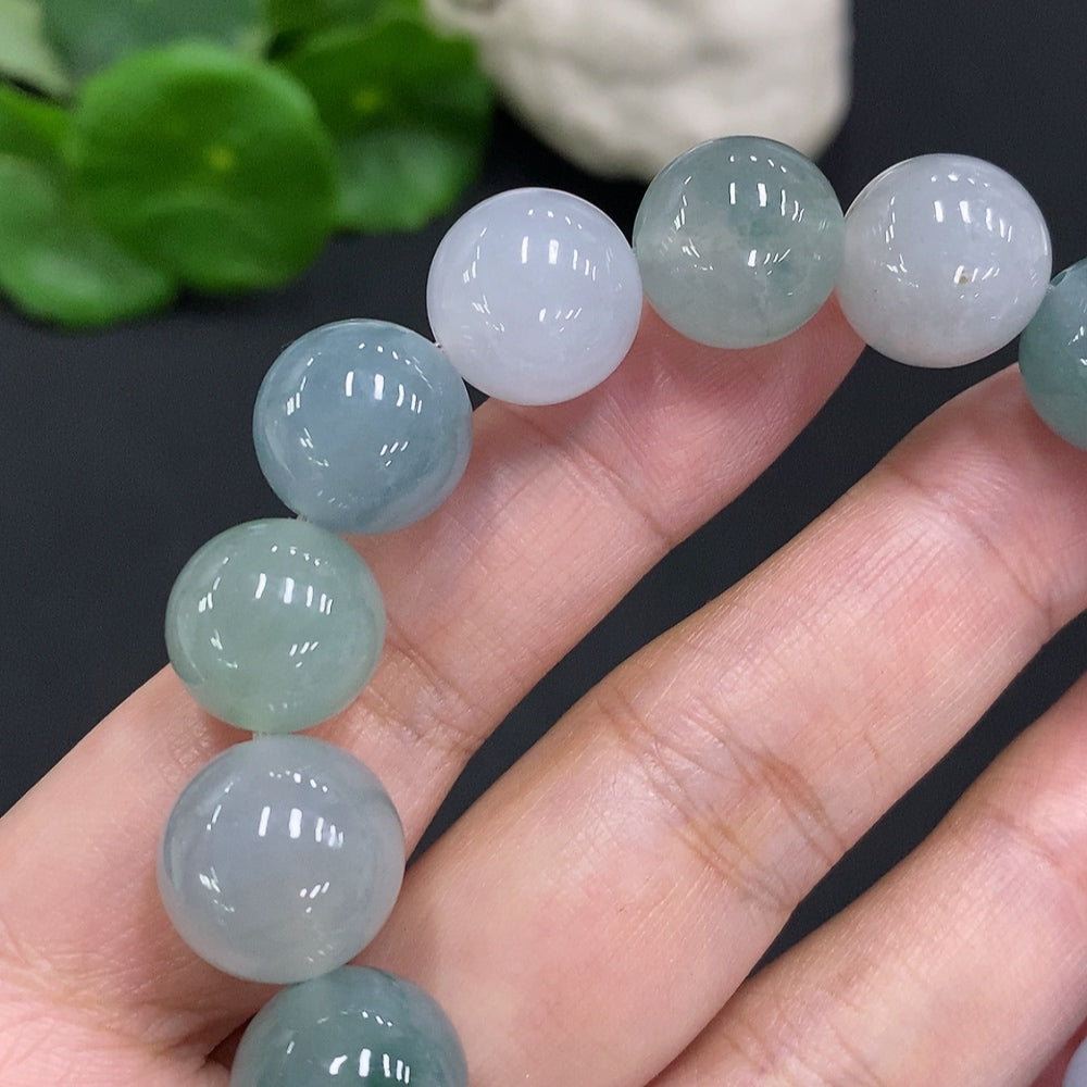 Jadeite Bead Necklace Approximately 13mm Total Weight About 60.9g