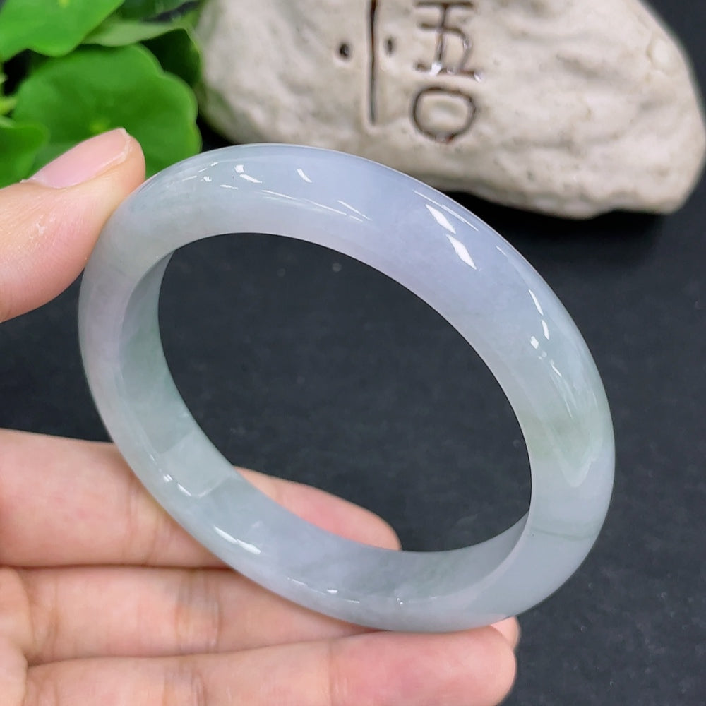 HKHQ Jadeite round bangle in size 58, showcasing smooth, polished green jadeite with a weight of 56.1 grams.