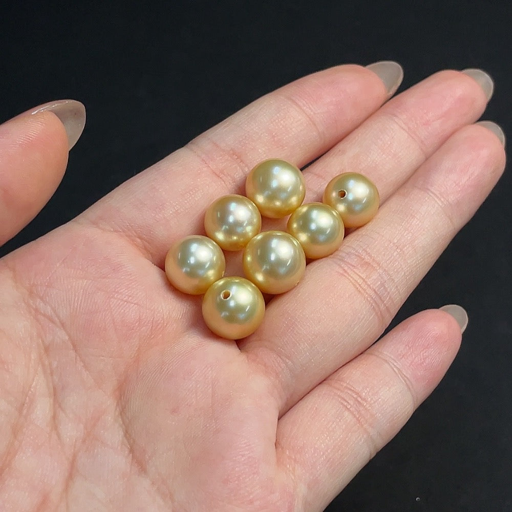 HKHQ seawater pearl loose beads, natural pearl beads totaling approximately 11.47g, suitable for jewelry making or crafts.
