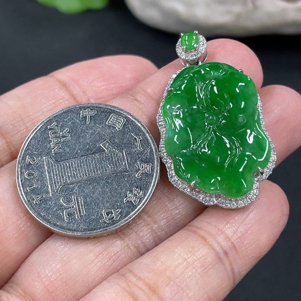Jadeite Harmony and Beauty inlaid pendant by HUILIU HQ featuring jade, diamonds, gold content around 58%, weighing about 5.96g