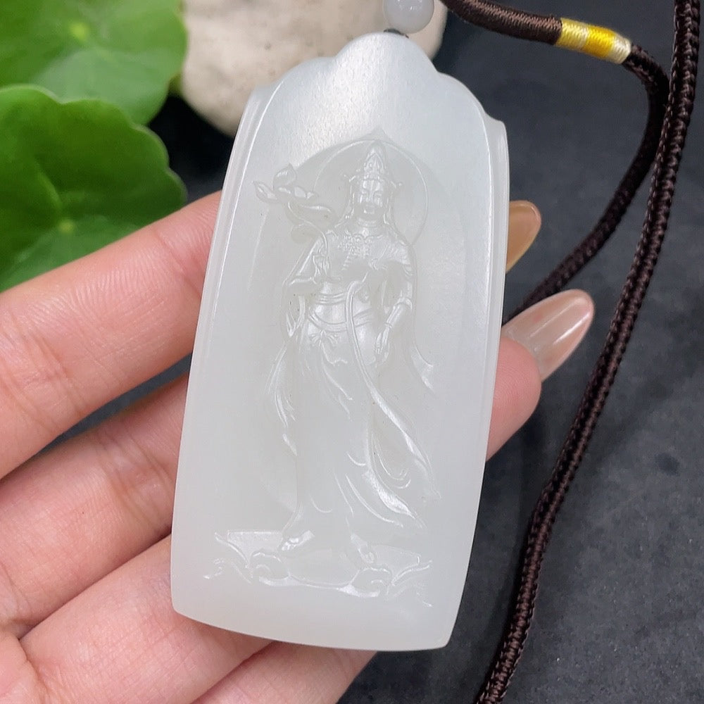 和田玉觀音墜飾,毛重約(含繩)58.3克