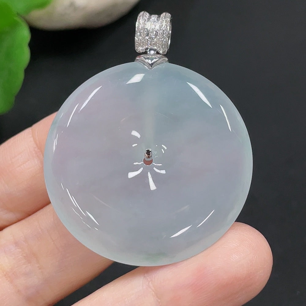 JadeitePeace Pendant with 18K Gold, Total Weight Approximately 17.5g