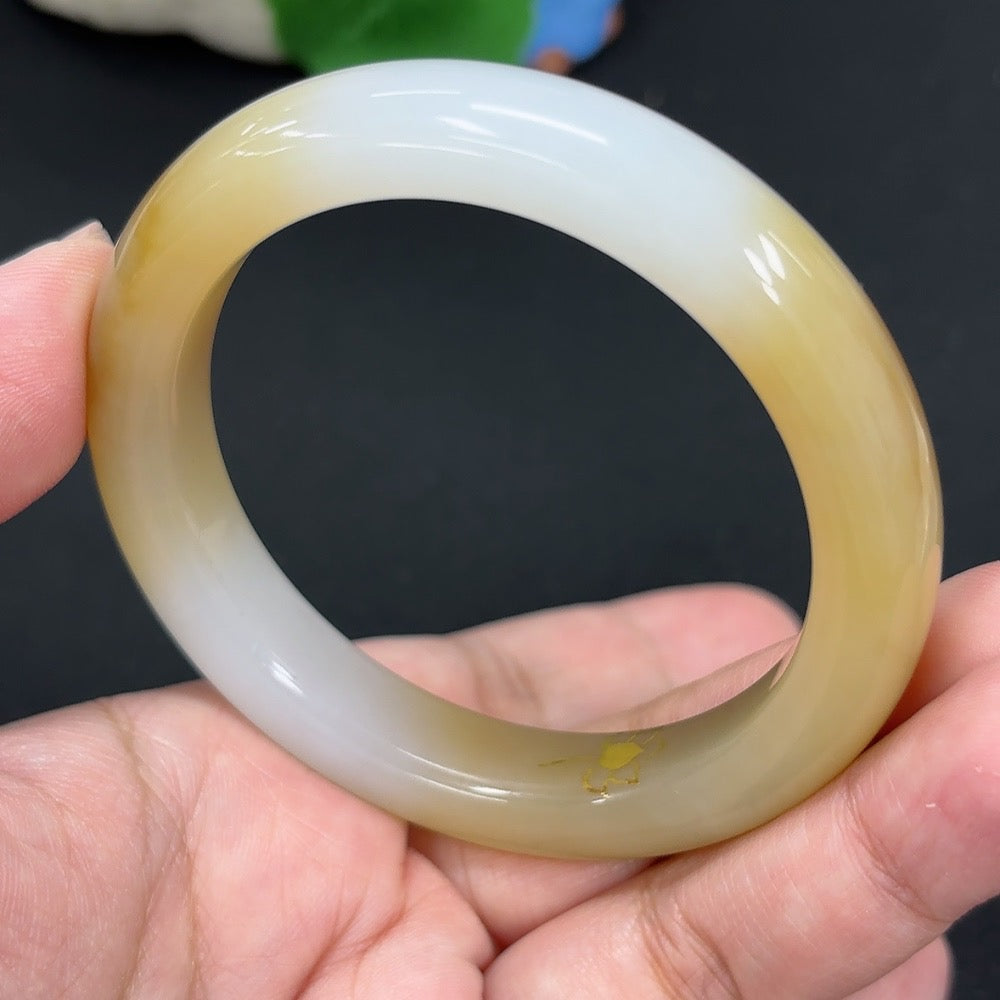 HKHQ Hetian Jade round bracelet with size 54.6 and weight 50.8g, featuring smooth, polished jade beads.