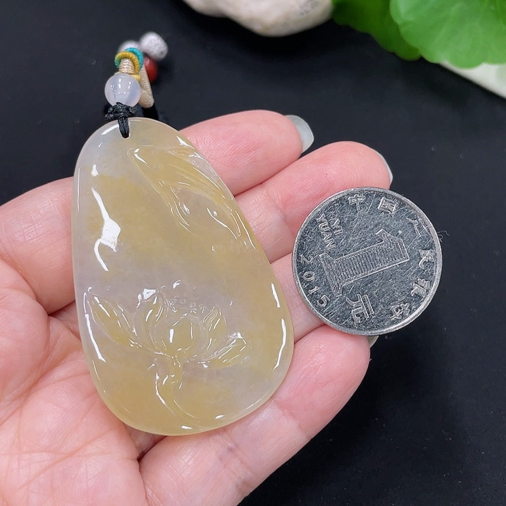 Jadeite Lotus Leaf Fish Pendant with Non-A Grade Beads, Total Weight Approximately 20.57g