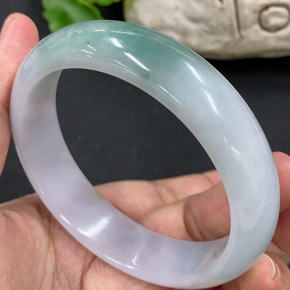 HKHQ jadeite round bracelet weighing 64.3g, featuring smooth green jade beads, size 59.4mm, natural and polished gemstone jewelry.