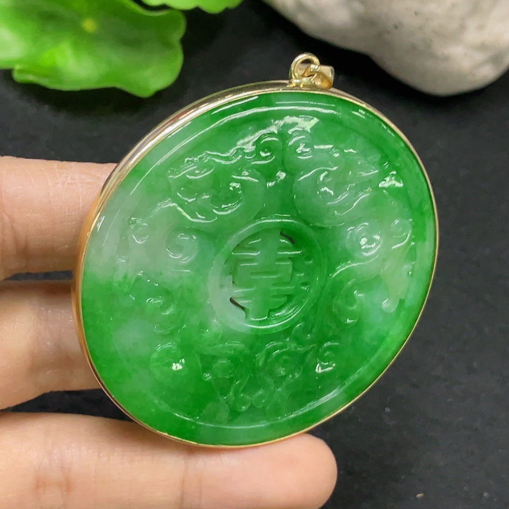 JadeiteInlaid Piece with 73% Gold in Clasp and 72% Gold in Main Body, Total Weight Approx. 28.34g
