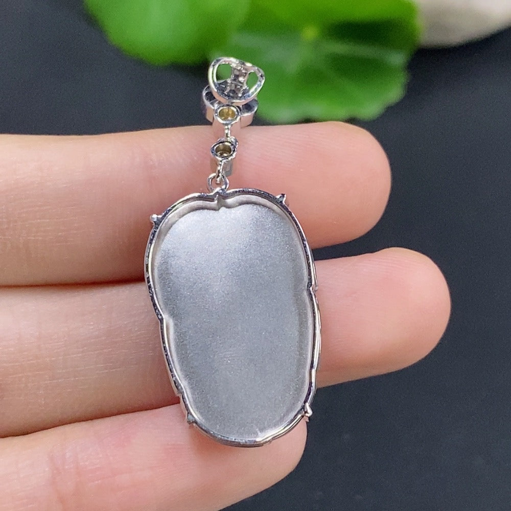 Jadeite Leaf Inlaid Pendant 18K Gold
