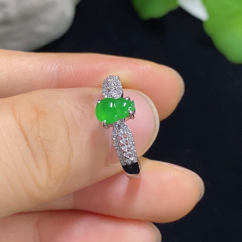 Jadeite Gourd Inlay Ring 18k with Diamond Accents