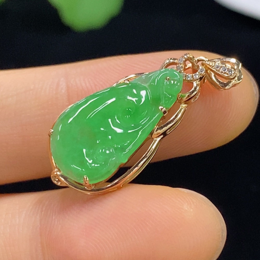 Colgante Incrustado Ruyi de Jadeíta con Oro de 18k y Acentos de Diamantes, Peso Total Aproximado 1.83g